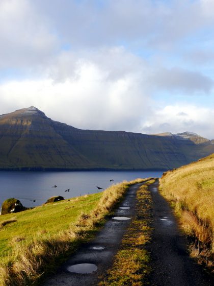 Kunoy-Faroer Inseln-Berge-Fjord